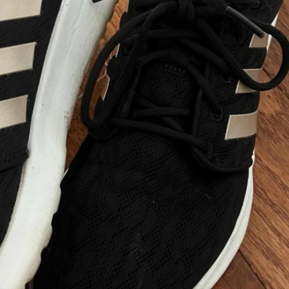 Adidas - Picture 2 of 3